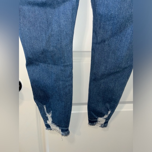 Torrid NWOT Distressed Premium Stretch Bombshell Skinny 5 Button Jeans Sz 22R - Picture 9 of 15